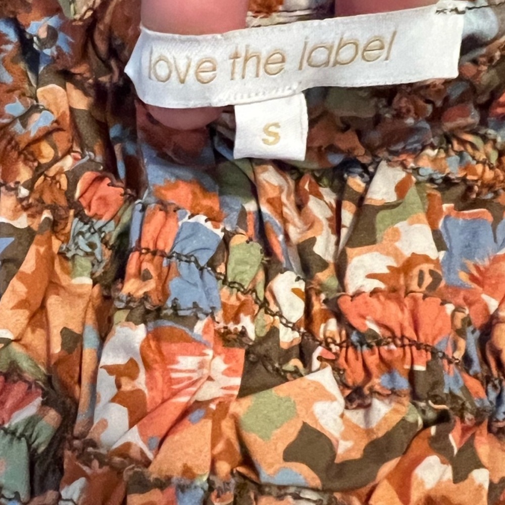 Tuckernuck Love The Label Anthropologie Floral smocked puff sleeve blouse small - Picture 3 of 3